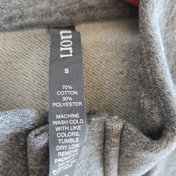 (NEW)Vuori Cypress 1/4 Zip Heather Grey Sweatshirt - Picture 4 of 8